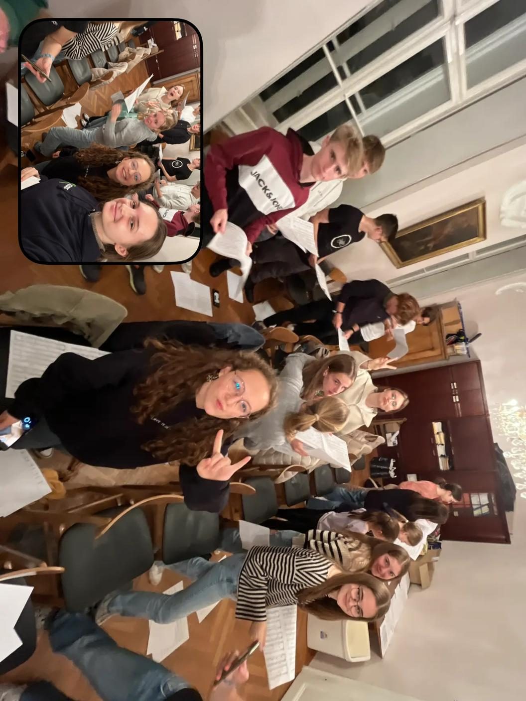 Jugendsingakademie Krems – Jugendliche beim Chorsingen